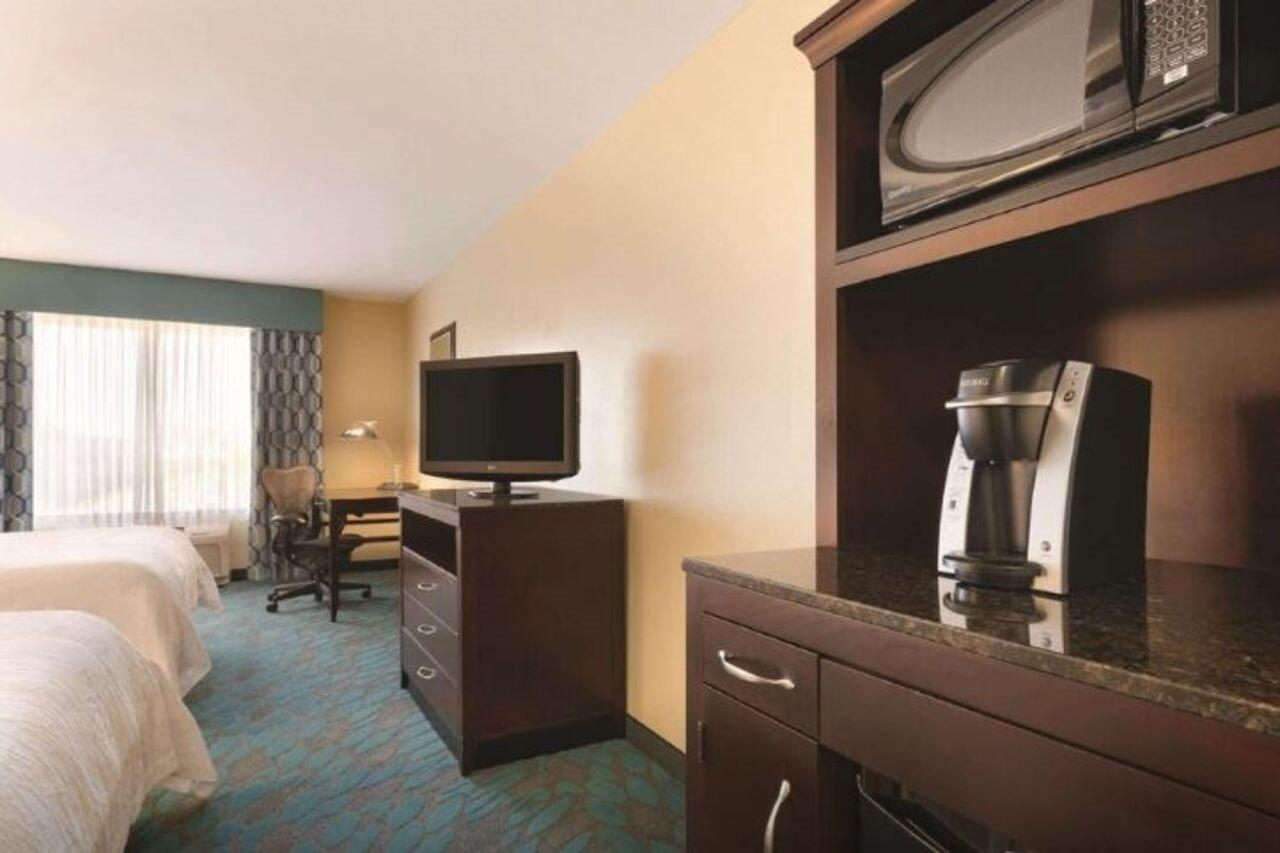 Hilton Garden Inn Фарго Екстериор снимка