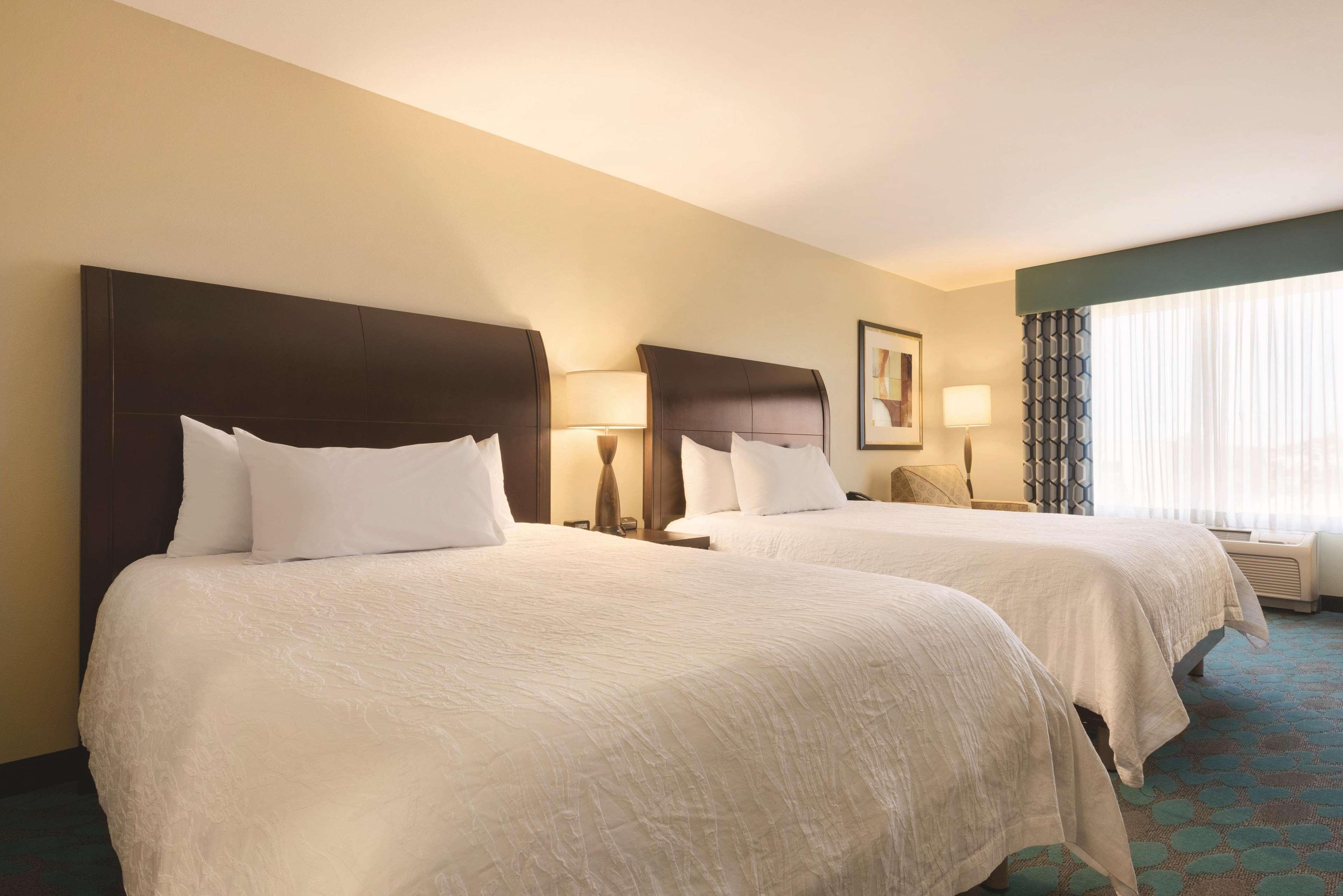 Hilton Garden Inn Фарго Екстериор снимка
