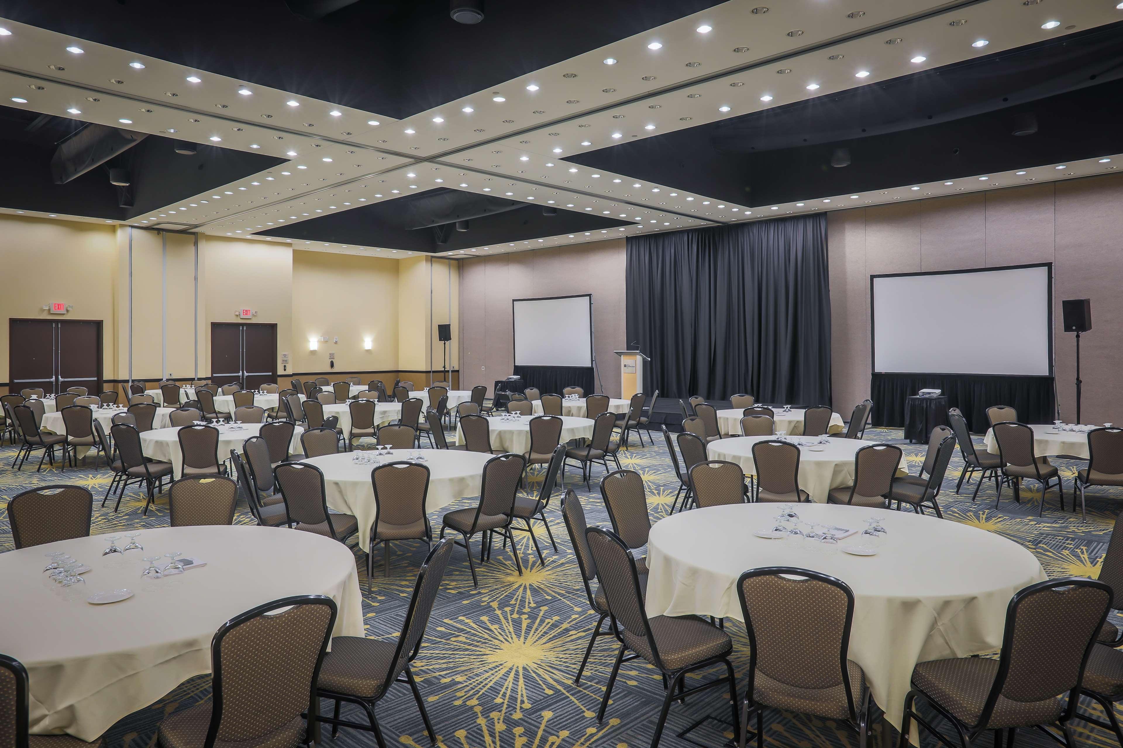 Hilton Garden Inn Фарго Екстериор снимка