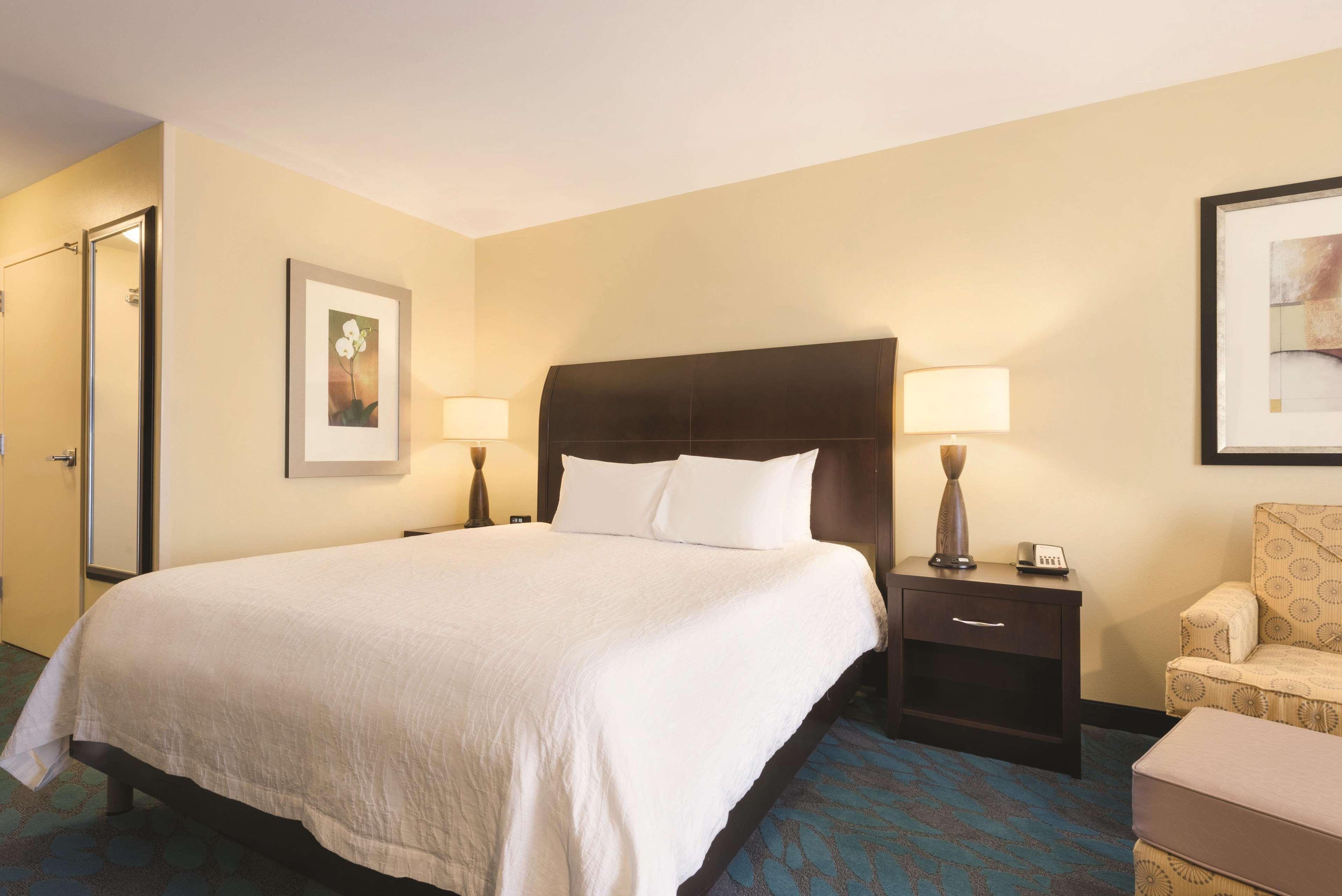 Hilton Garden Inn Фарго Екстериор снимка