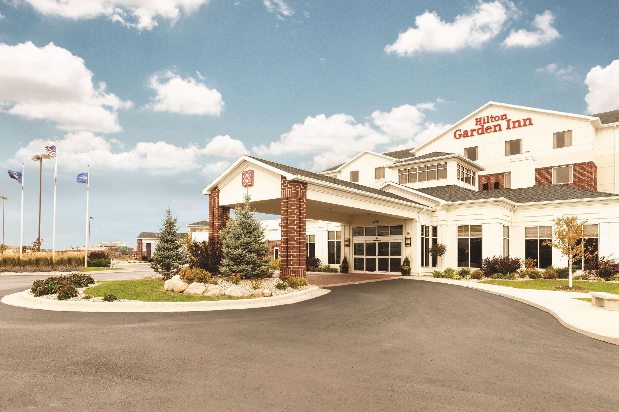 Hilton Garden Inn Фарго Екстериор снимка