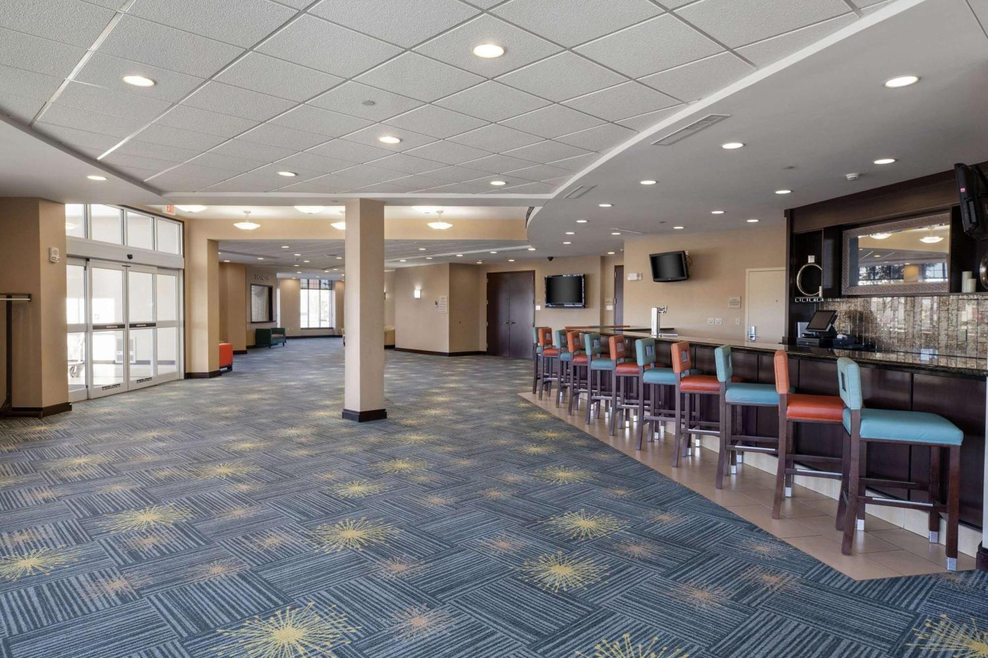 Hilton Garden Inn Фарго Екстериор снимка
