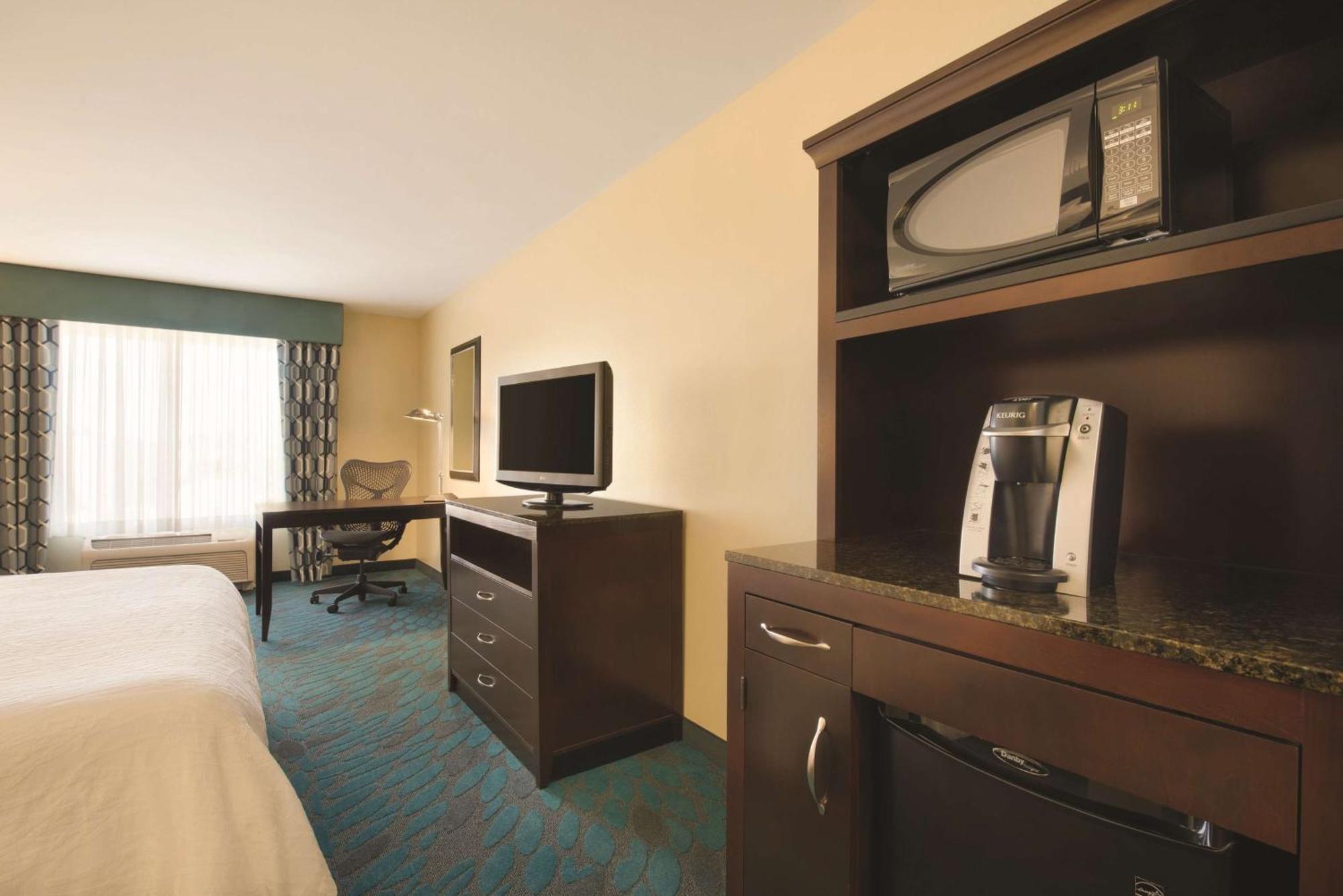 Hilton Garden Inn Фарго Екстериор снимка