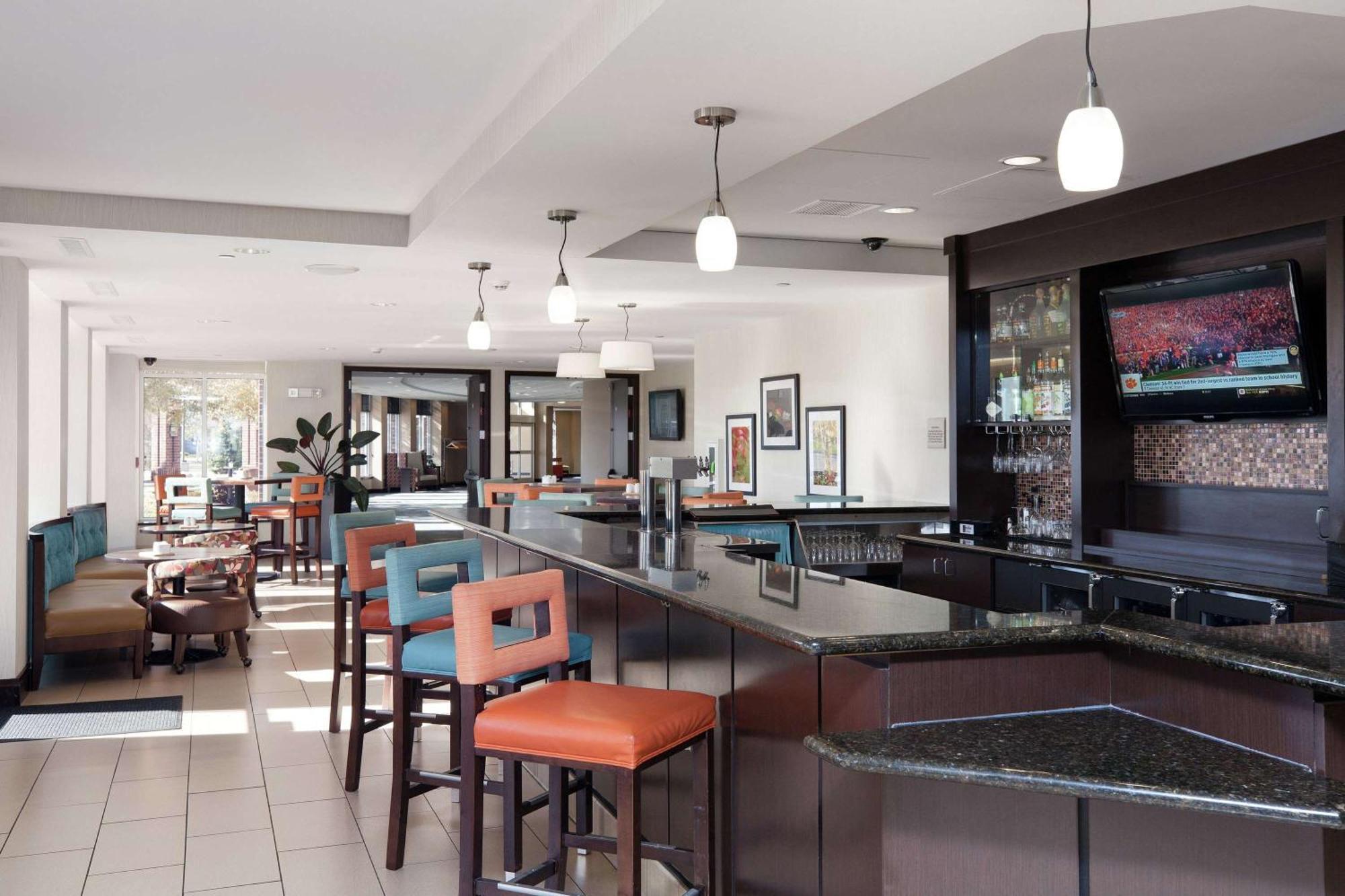 Hilton Garden Inn Фарго Екстериор снимка