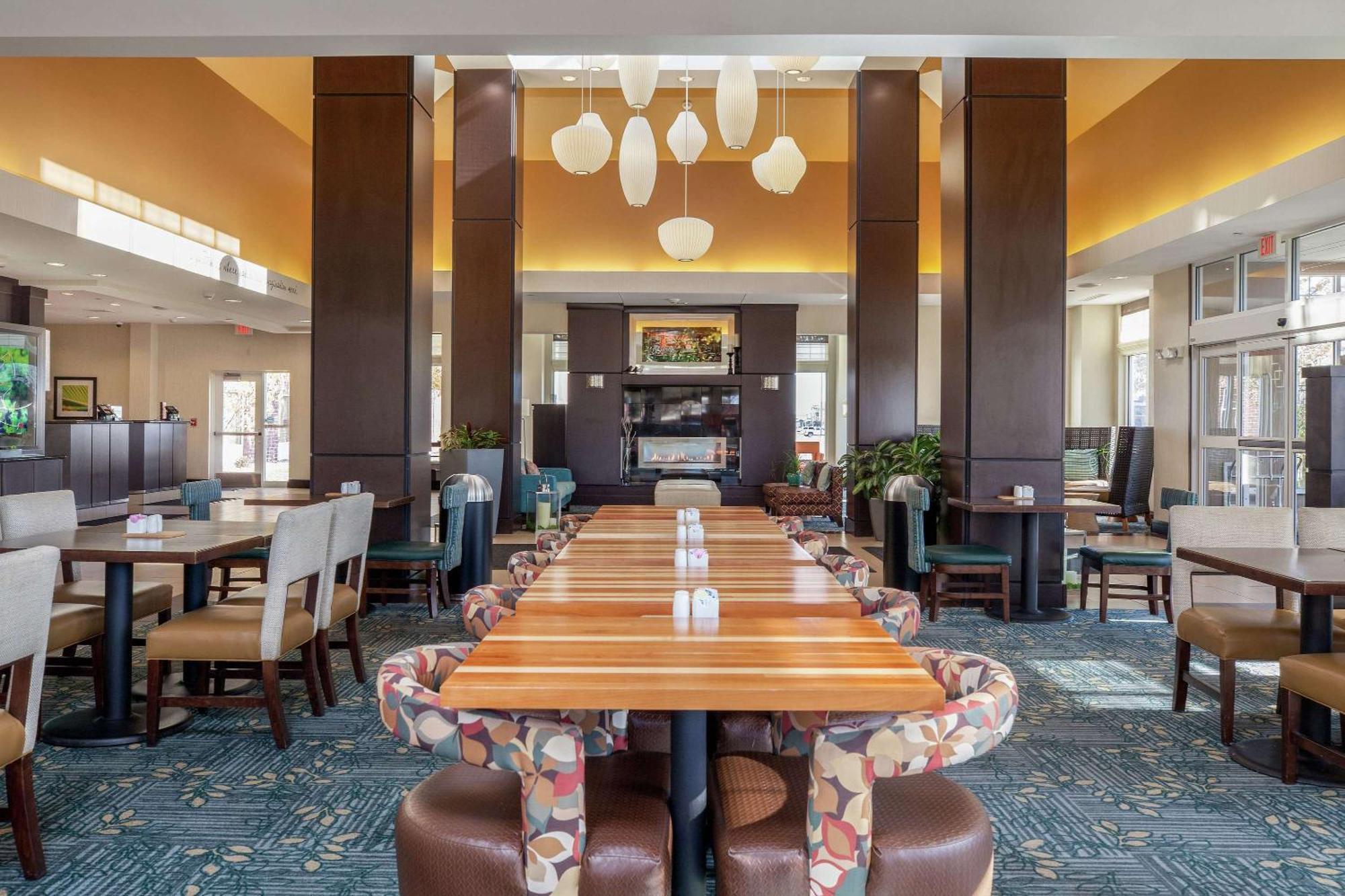 Hilton Garden Inn Фарго Екстериор снимка