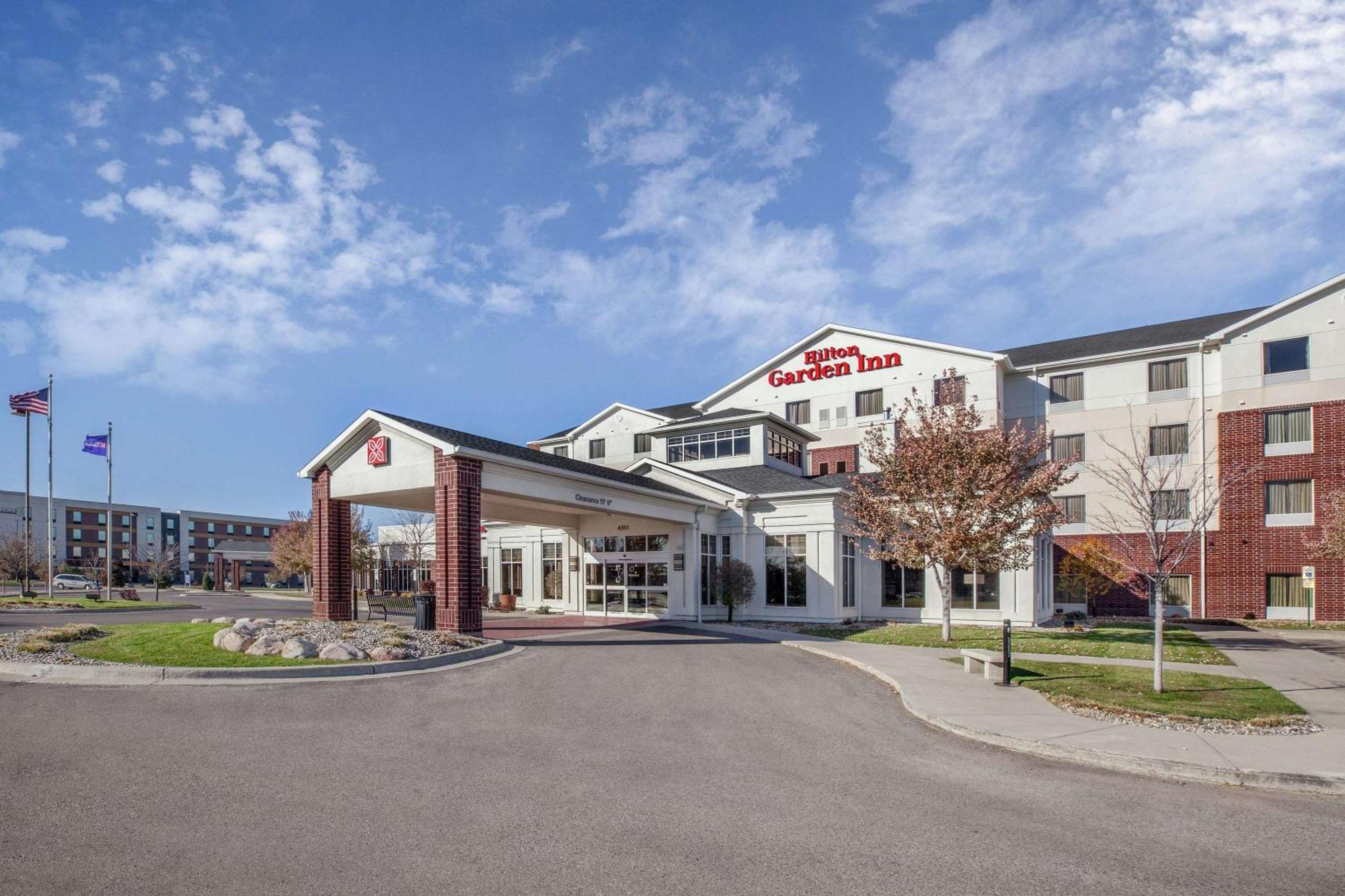 Hilton Garden Inn Фарго Екстериор снимка