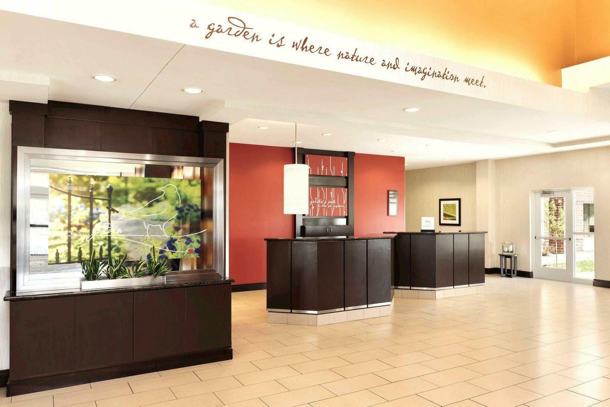 Hilton Garden Inn Фарго Екстериор снимка